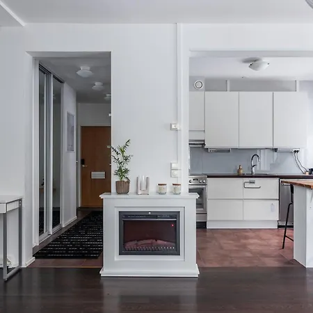 Beautiful 1br Near Center With Free Parking شقة