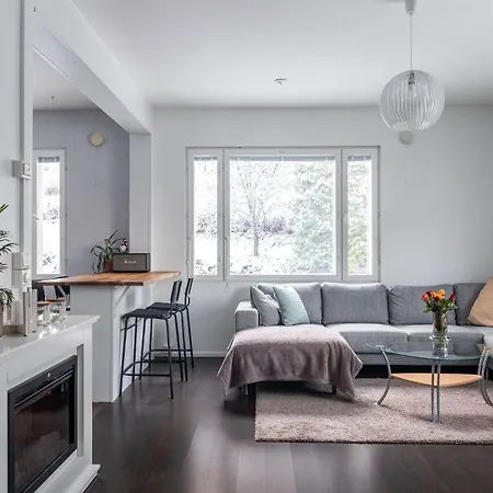Beautiful 1br Near Center With Free Parking