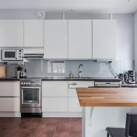 Beautiful 1br Near Center With Free Parking لاهتي