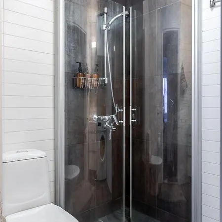 Beautiful 1br Near Center With Free Parking شقة *